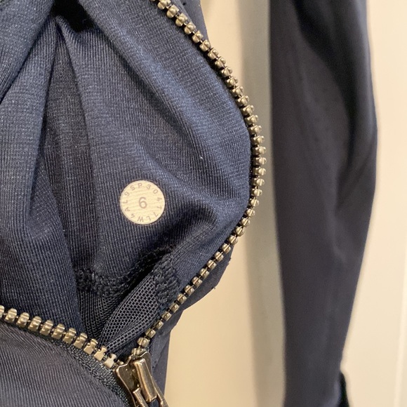 Lululemon zip up - Picture 4 of 7